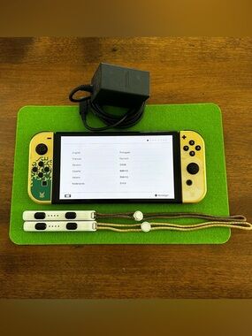 Nintendo Switch OLED (Zelda: Tears of the Kingdom Edition)